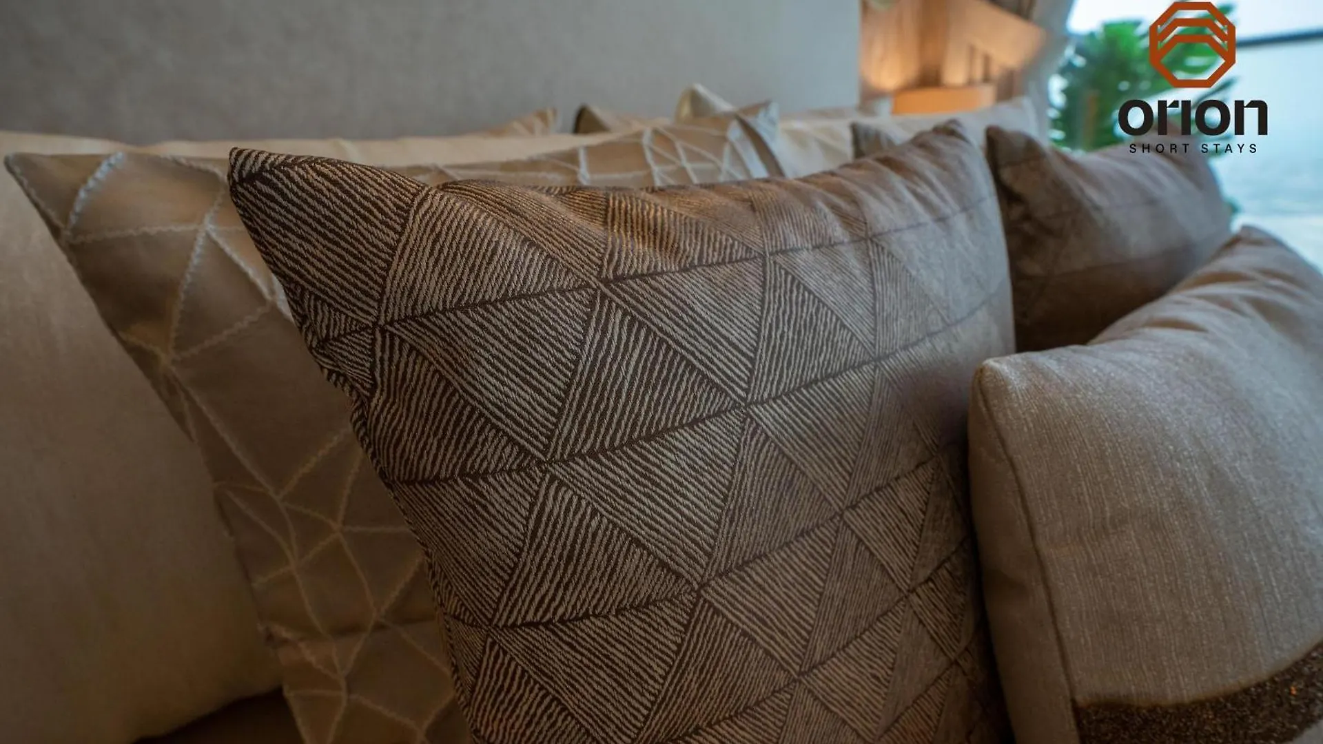 Paramount Skyline: Luxe 2-Bed with Burj Views and Rooftop Oasis Dubai